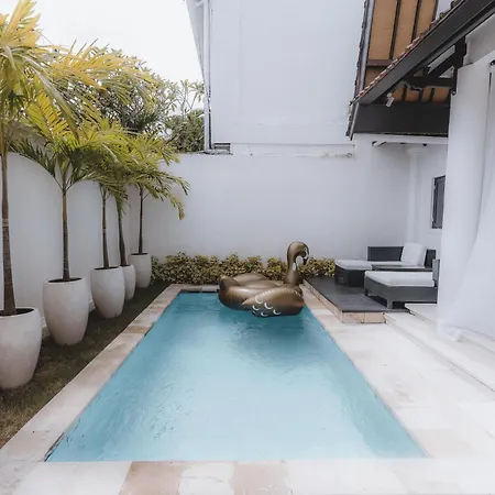 Villa Manis Kecil